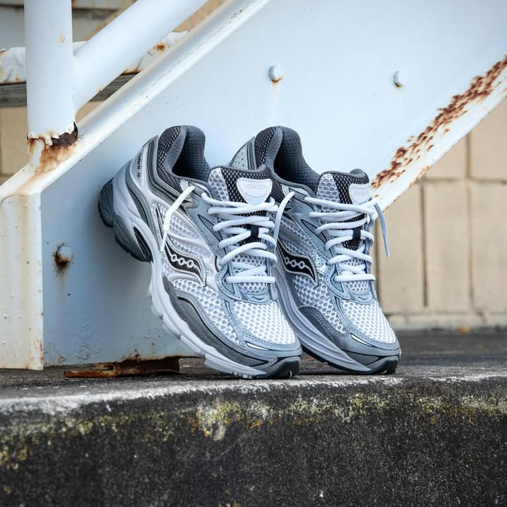 Saucony ProGrid Omni 9 Microchip (S70739-8) | Snrkickz

