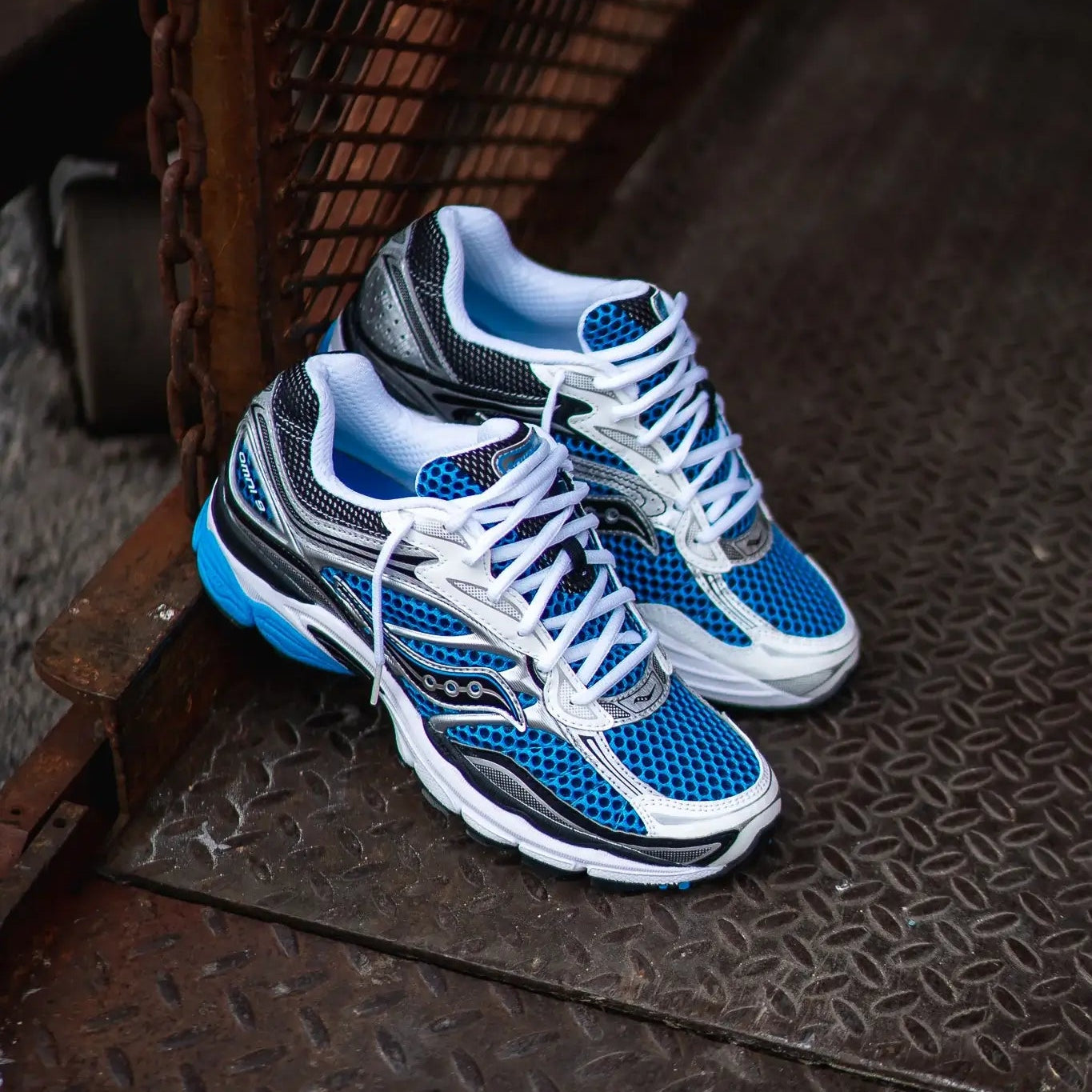 Saucony ProGrid Omni 9 OG Royal Silver