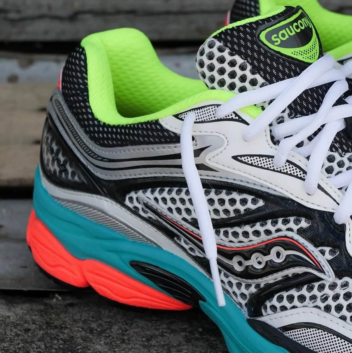 Saucony ProGrid Omni 9 Silver Mutant