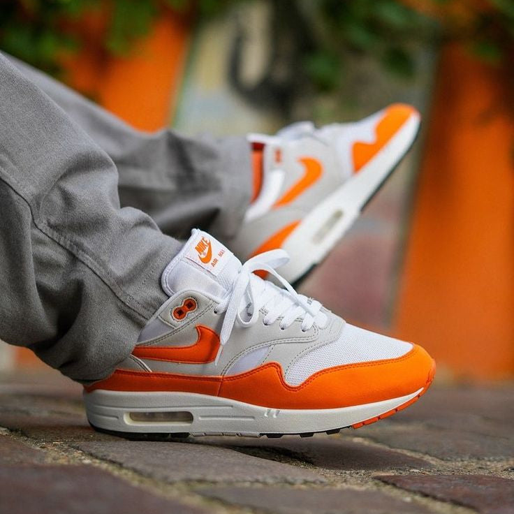 Nike Air Max 1 WMNS Safety Orange - SnrKickz