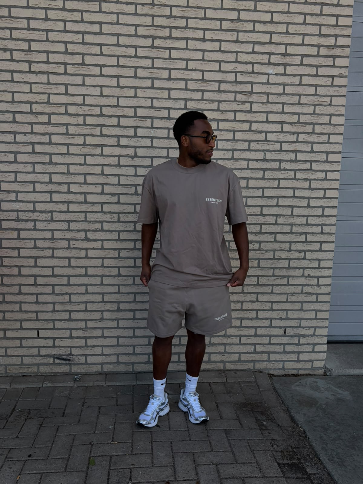 Fear of God Essentials Desert Taupe Sommer-Set