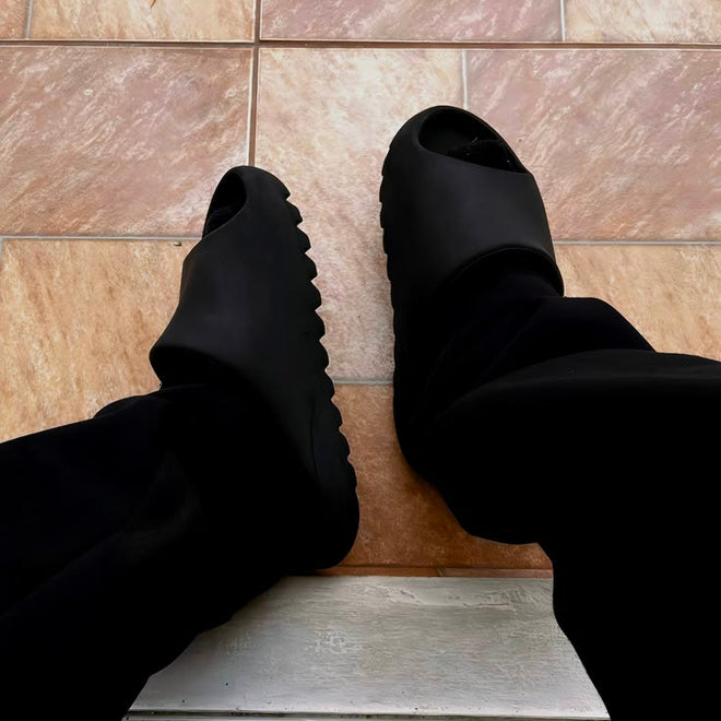 YZY Slide YS-01 Black