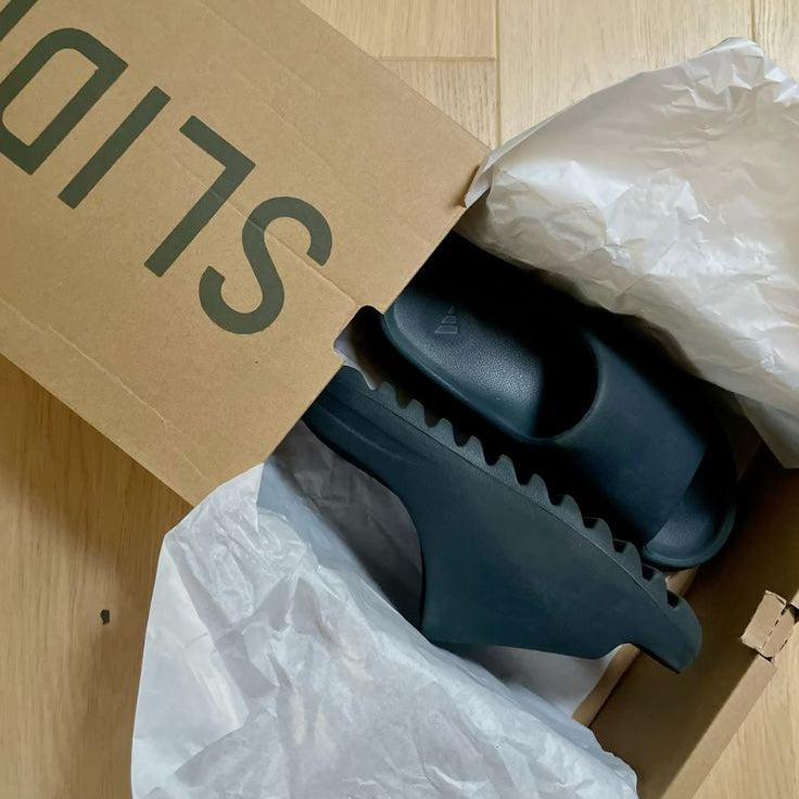 YZY Slide YS-01 Black