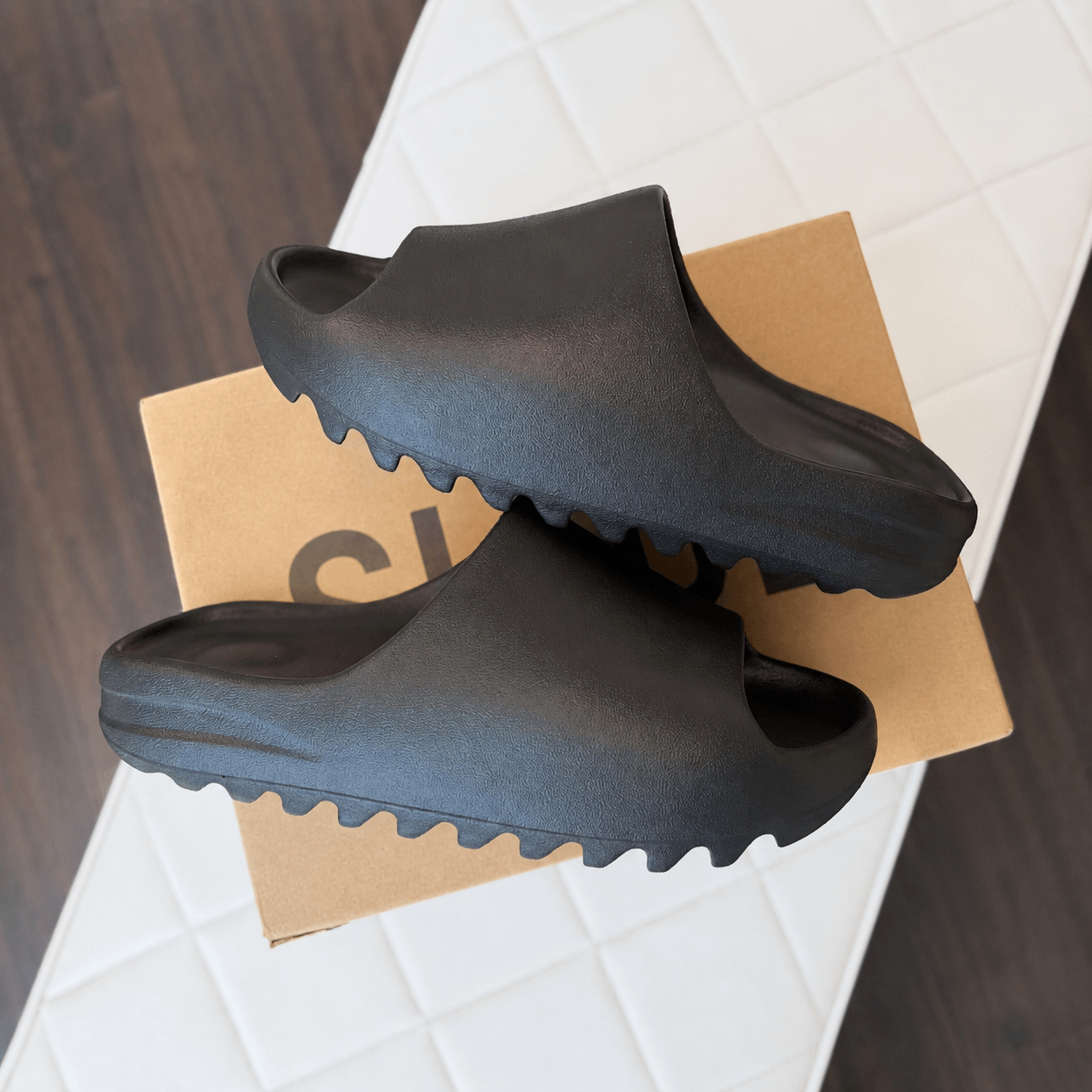 YZY Slide YS-01 Black