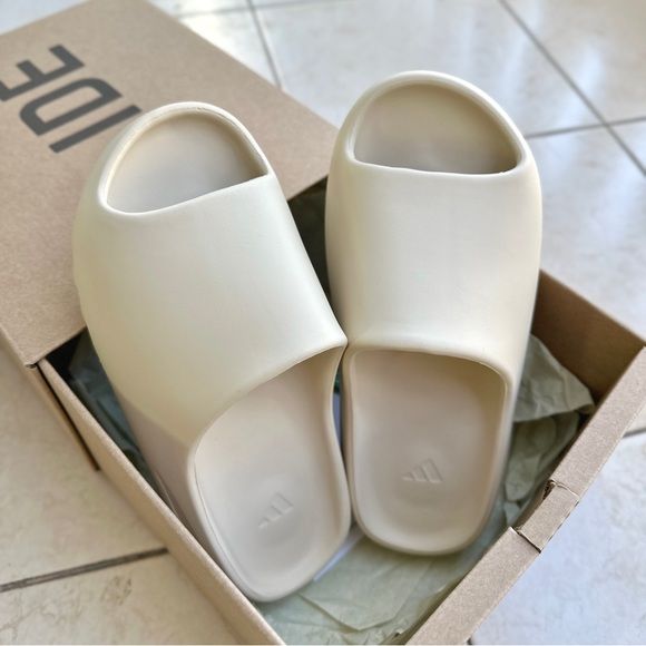 YZY Slide YS-01 Cream | Snrkickz 3