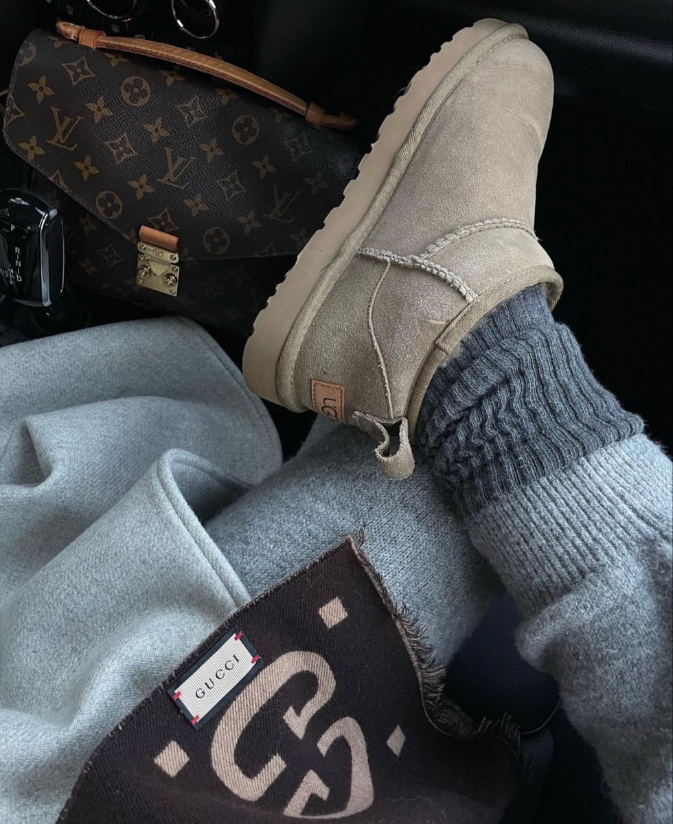 UGG Classic Ultra Mini Boot Goat - SnrKickz