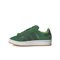 Adidas Campus 00s Minecraft Creeper (GS) – zijaanzicht van de sneaker met groene creeper-accenten en zwarte suède basis via Snrkickz