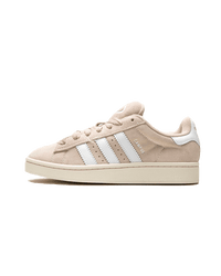 adidas Campus 00s GS Wonder White/Cloud White – Grade School sneaker met crème suède bovenwerk en subtiele Cloud White overlays 