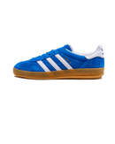 Adidas Gazelle Indoor Blue Bird Gum – vooraanzicht retro sneaker met helderblauwe suède upper en transparante gumzool