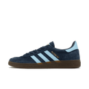 Adidas Handball Spezial Navy Gum – vooraanzicht met donkerblauwe suède upper, witte 3-Stripes en klassieke gumzool