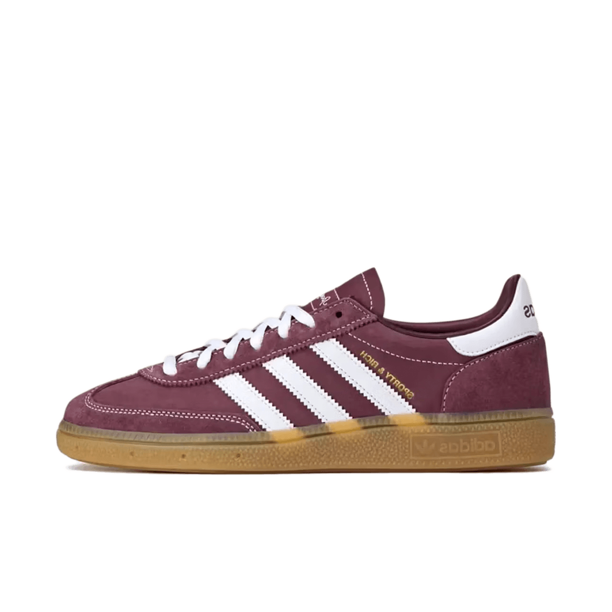 Adidas Handball Spezial Sporty & Rich Shadow Red – vooraanzicht met diepe rode suède upper, witte 3-Stripes en retro gumzool