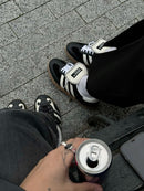 MN-SAMBA-WB-CB adidas Samba Nylon Wales Bonner Core Black – detail hieltab en tongue-label met Wales Bonner-branding