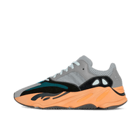 Zijaanzicht van de adidas Yeezy 700 Wash Orange GW0296 met grijze en zwarte overlays, teal accenten en feloranje midsole