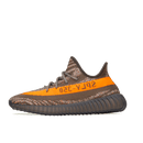 Zijaanzicht van de Adidas Yeezy Boost 350 V2 Carbon Beluga HQ7045 met grijze Primeknit en feloranje zijstreep