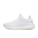 Zijaanzicht van de Adidas Yeezy Boost 350 V2 Cream CP9366 met volledig witte Primeknit upper en doorschijnende zool