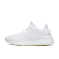 Zijaanzicht van de Adidas Yeezy Boost 350 V2 Cream CP9366 met volledig witte Primeknit upper en doorschijnende zool