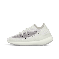 Yeezy Boost 380 Calcite Glow sneaker in zijaanzicht met witte en grijze knit upper, minimalistisch silhouet en glow-in-the-dark zool, perfect voor zoekopdrachten naar exclusieve Yeezy releases