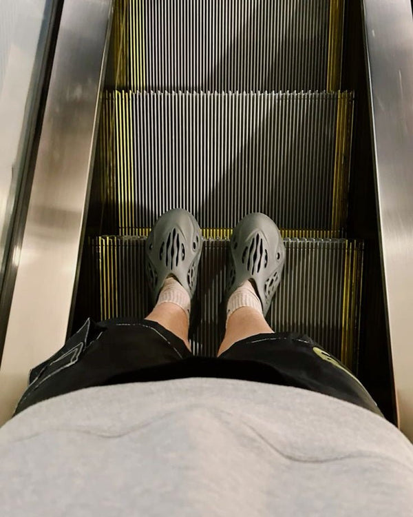 Adidas Yeezy Foam RNNR Carbon