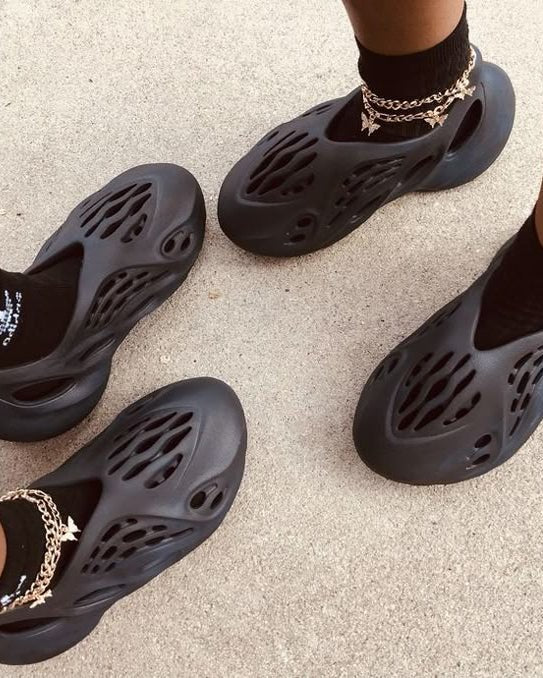 Adidas Yeezy Foam RNNR Carbon