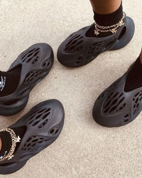 Adidas Yeezy Foam RNNR Carbon (IG5394) | Snrkickz 2