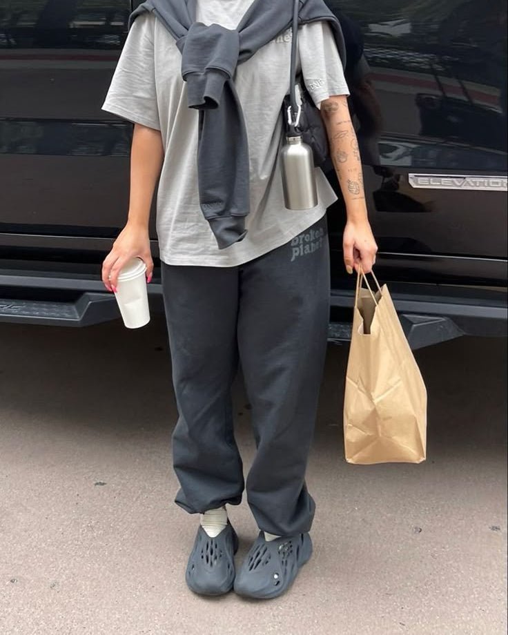 Adidas Yeezy Foam RNNR Carbon