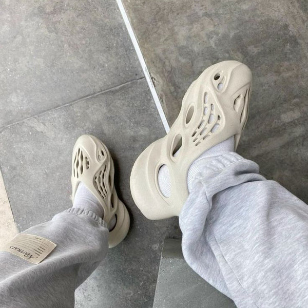Adidas Yeezy Foam RNNR Desert Sand