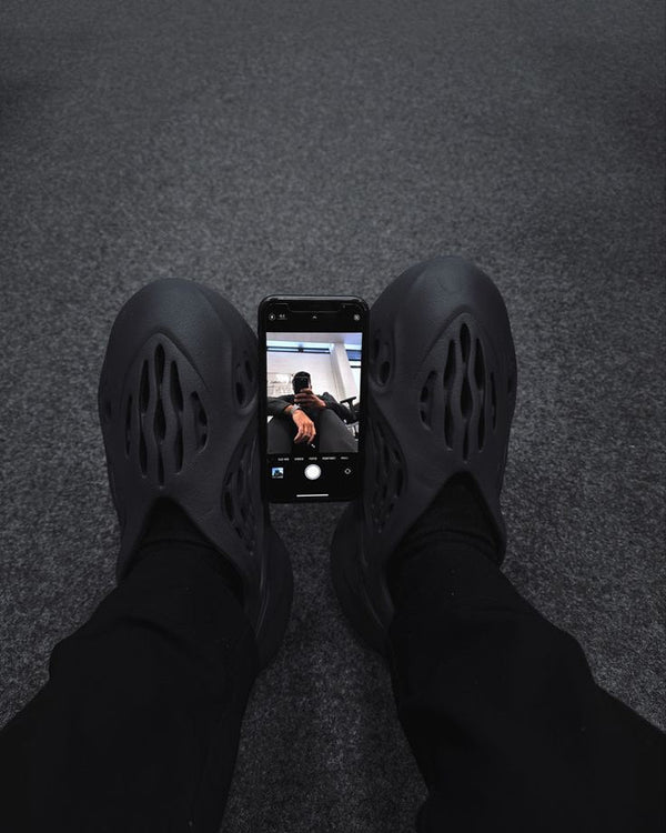 Adidas Yeezy Foam RNNR Onyx