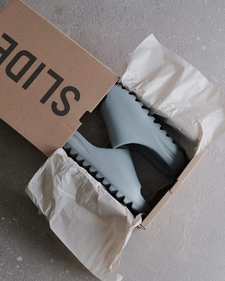 Adidas Yeezy Slide Salt