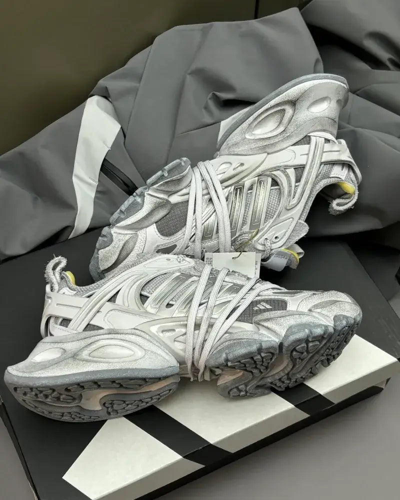 adidas XLG Runner Deluxe Gray