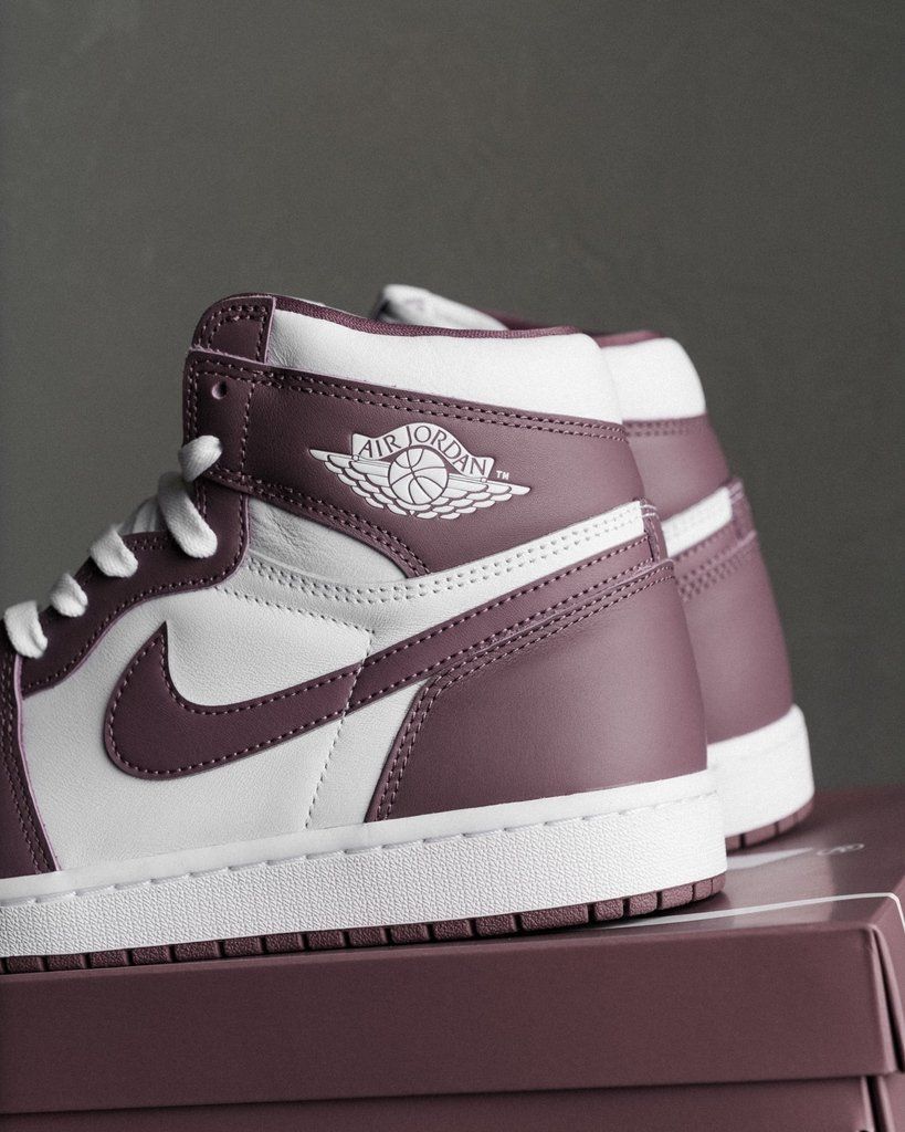 Air Jordan 1 High OG Mauve