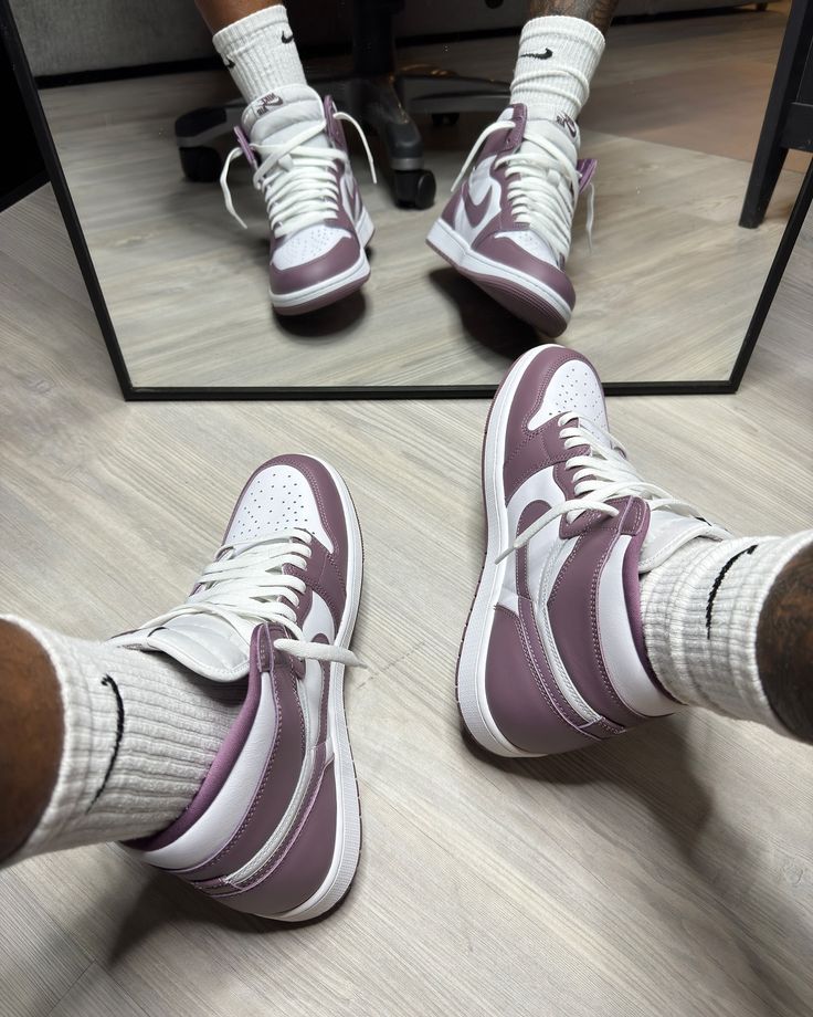 Air Jordan 1 High OG Mauve