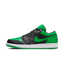 Air Jordan 1 Low Lucky Green (SKU 553558‑065) – vooraanzicht met volledig lederen upper in zwart en Lucky Green accenten