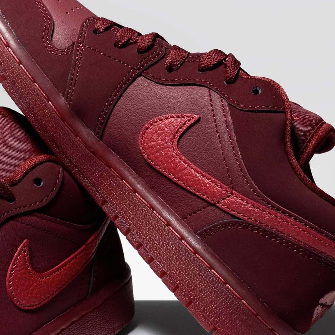 Jordan_1_Low_SE_Valentine_s_Day_2026_Women_s_IB7012-600_Team_Red_Sierra_Red_Snrkickz 2