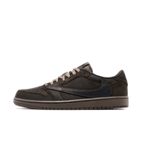 Air Jordan 1 Low OG Travis Scott Velvet Brown (SKU DM7866‑202) – vooraanzicht met dark mocha suede upper, black reverse Swoosh en brown rubber cupsole