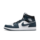 Air Jordan 1 Mid Armory Navy – frontstreet angle met witte basis, marineblauwe overlays en zwart kraagwerk; geliefd unisex model voor street- en travel-look (554724‑411)