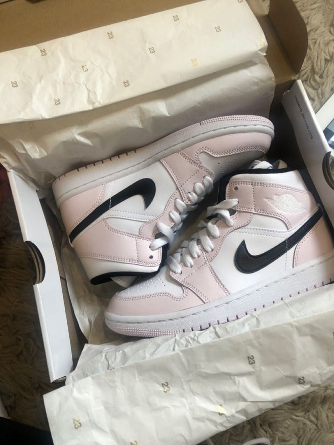 Air Jordan 1 Mid Barely Rose