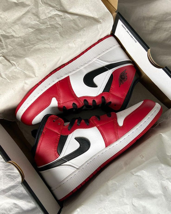 Air Jordan 1 Mid Chicago (2020) (GS)
