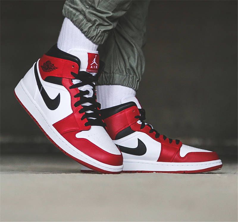 Air Jordan 1 Mid Chicago (2020) (GS)