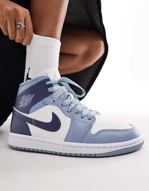 Air Jordan 1 Mid Diffused Blau