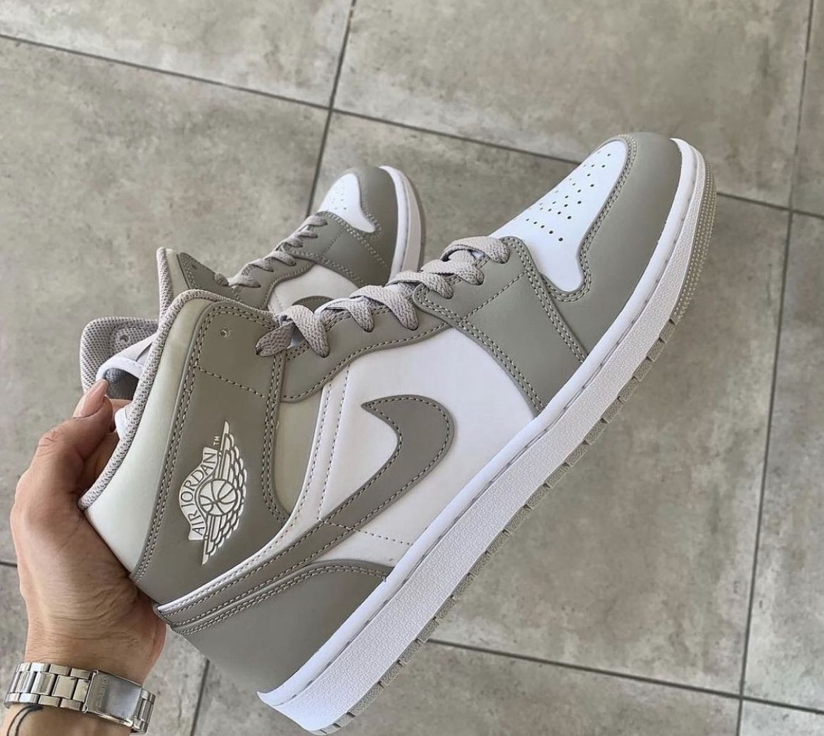 Air Jordan 1 Mid Linen - SnrKickz