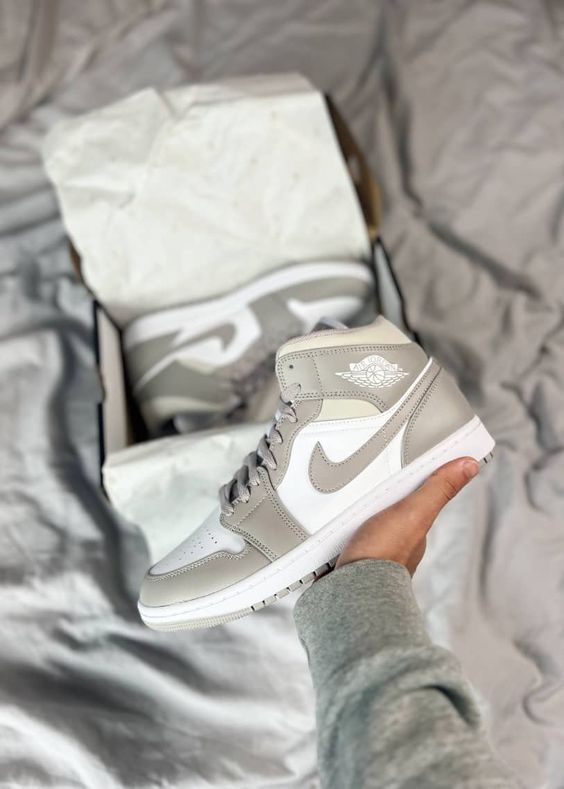Air Jordan 1 Mid Linen - SnrKickz