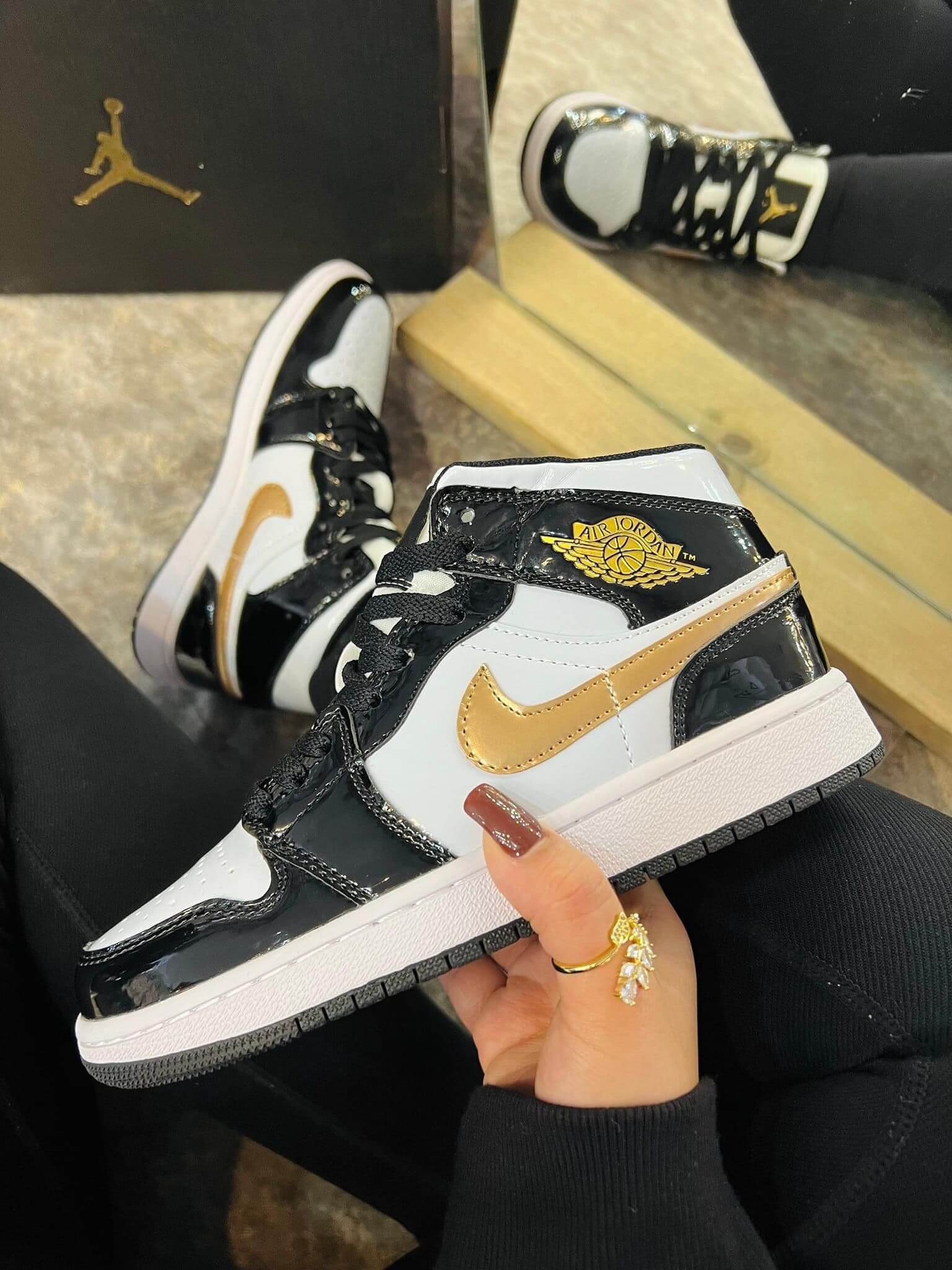 Air Jordan 1 Mid Patent Black White Gold