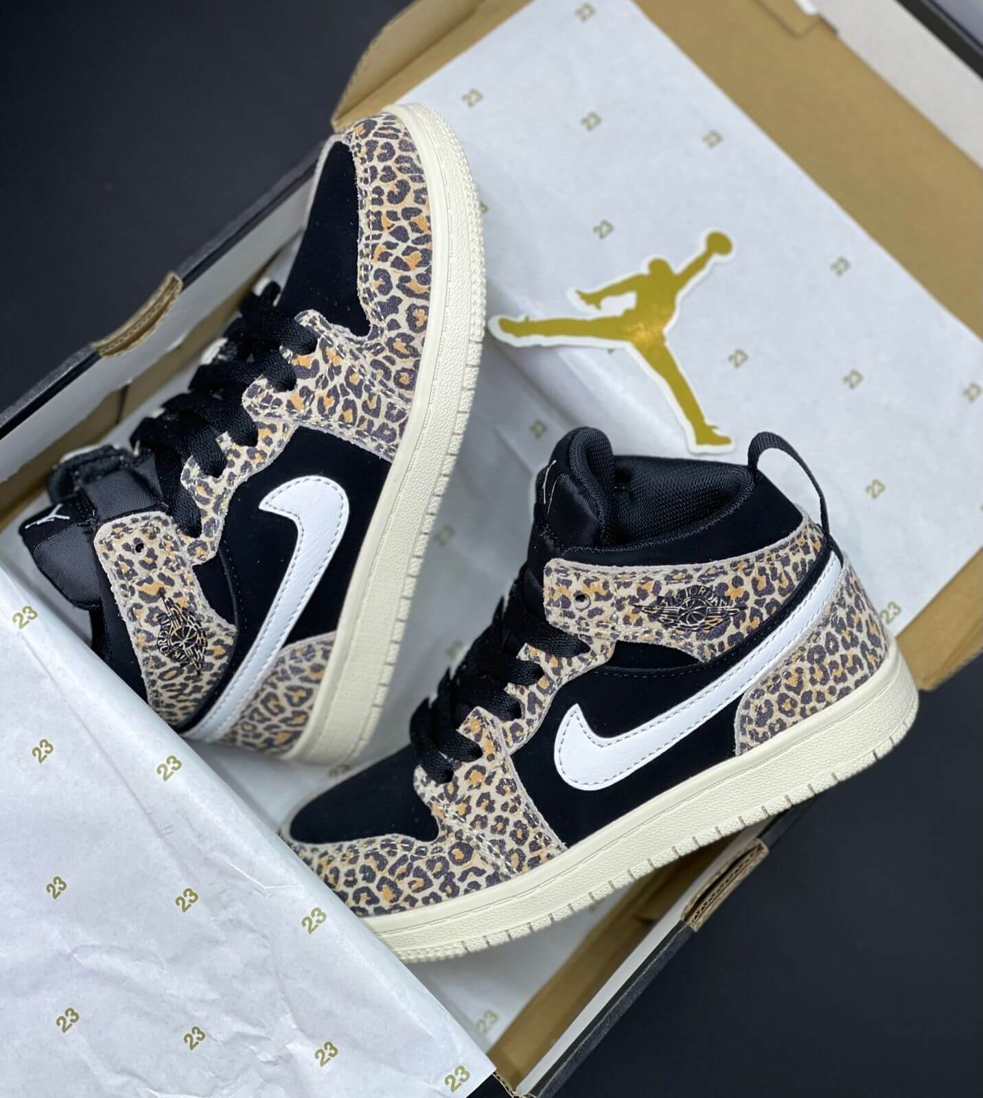 Air Jordan 1 Mid SE GS Leopard