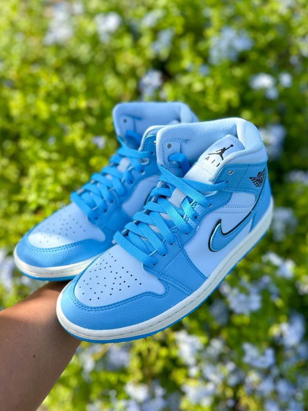 Air Jordan 1 Mid SE Ice Blue (Women's)