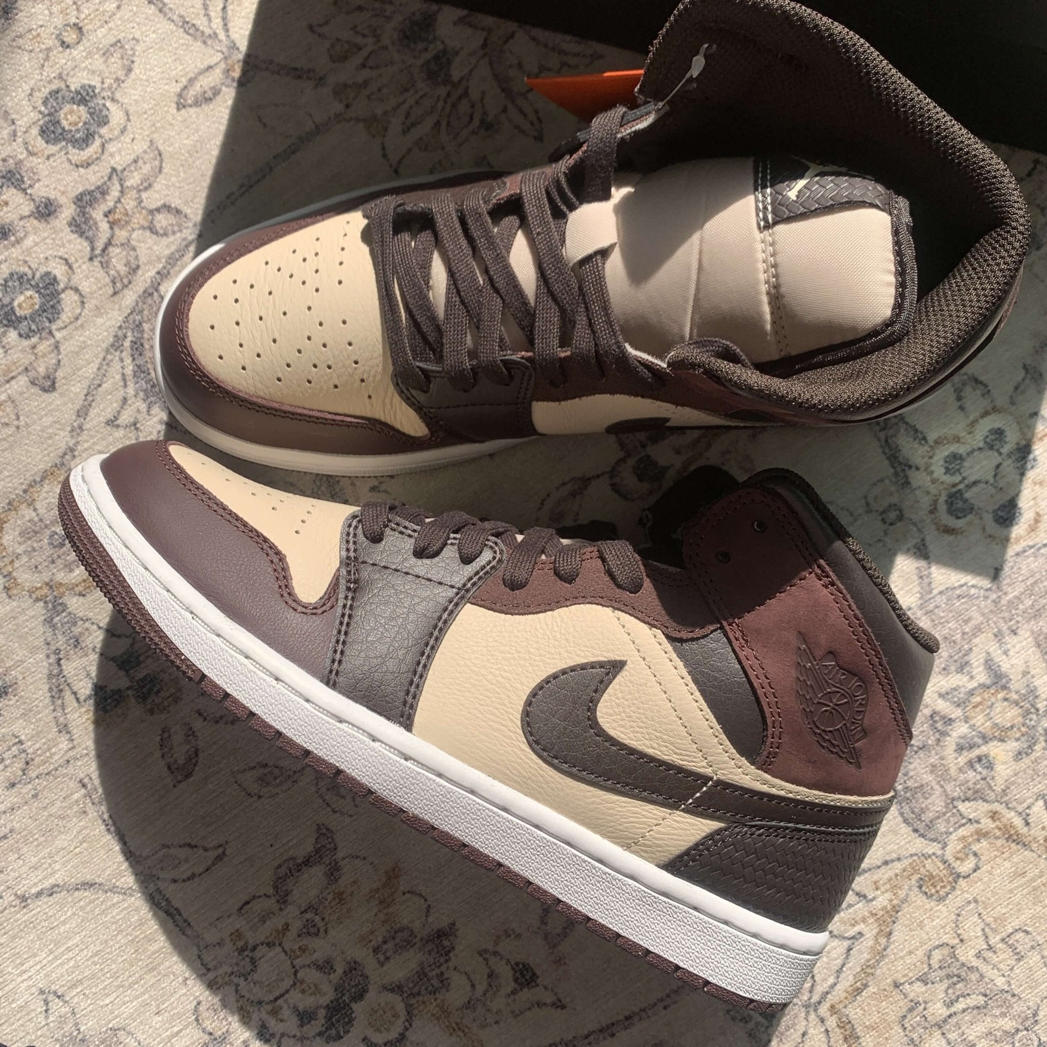Air Jordan 1 Mid SE Paris YMCA