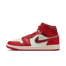 Air Jordan 1 Mid SE Red Cracked Leather – vooraanzicht met witte lederen basis, rode overlays en metallic cracked Swoosh