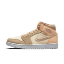 Air Jordan 1 Mid SE Light Iron Ore – front view met roze Swoosh en grijze canvas upper, populaire pastel Jordan voor dagelijks gebruik (DN4045‑001)