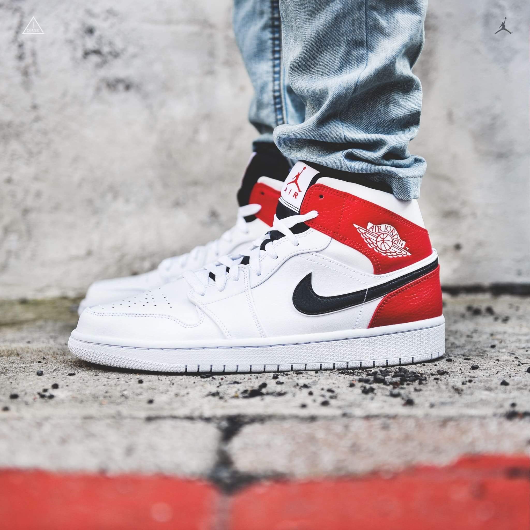 Air Jordan 1 Mid White Black Gym Red
