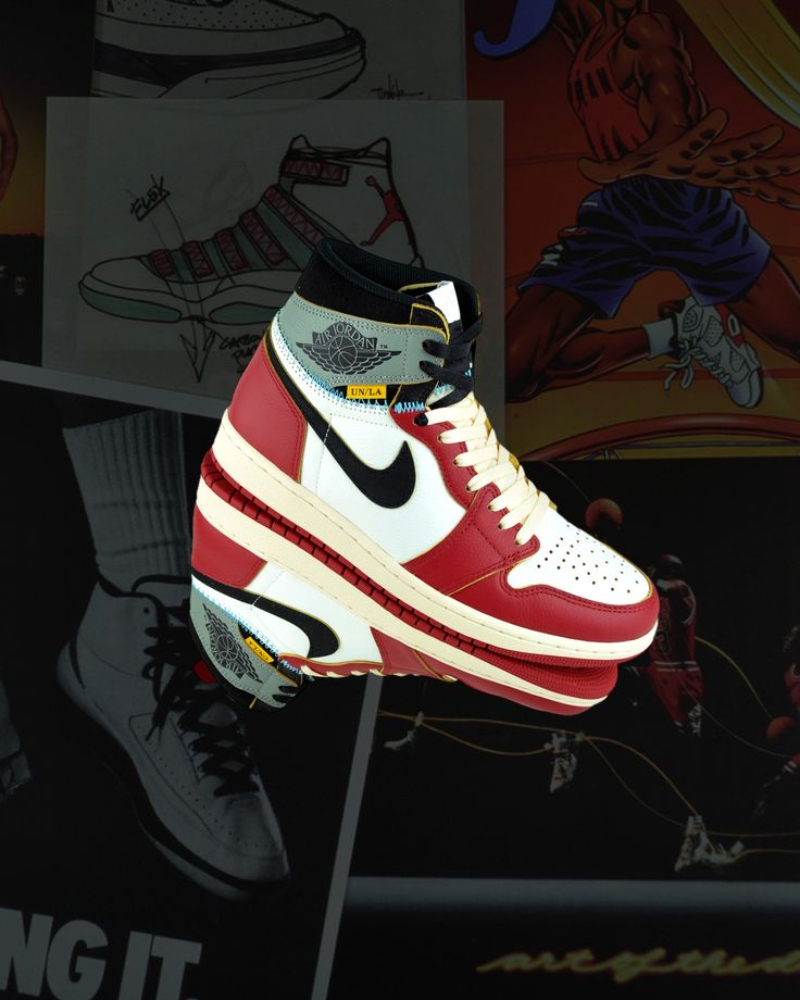 Sneaker hangt aan zwarte veter tegen kleurrijke achtergrond – focus op Union-label op tong, geel stiksel en layered vintage look