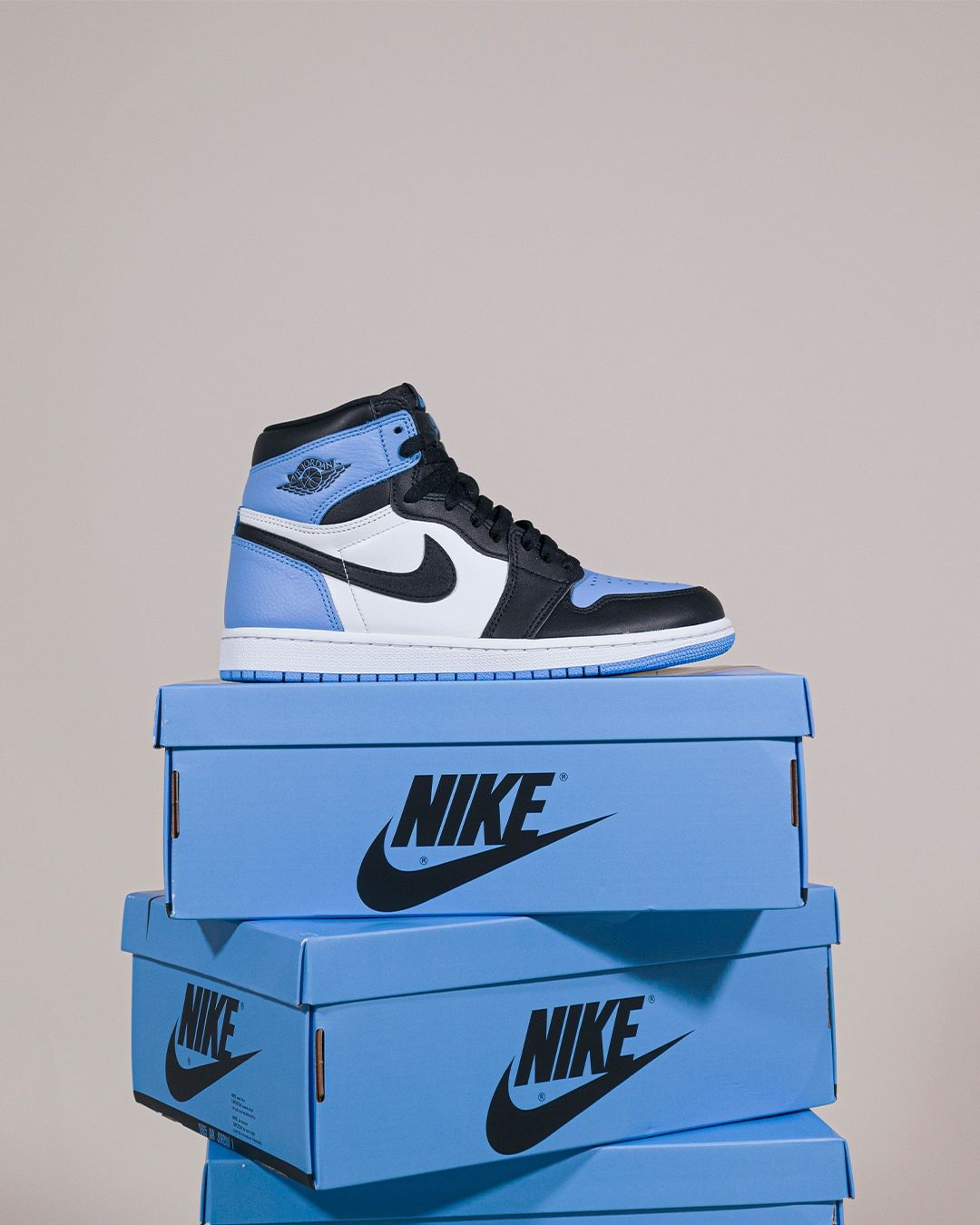 Air Jordan 1 Retro High OG UNC Toe (2023)
